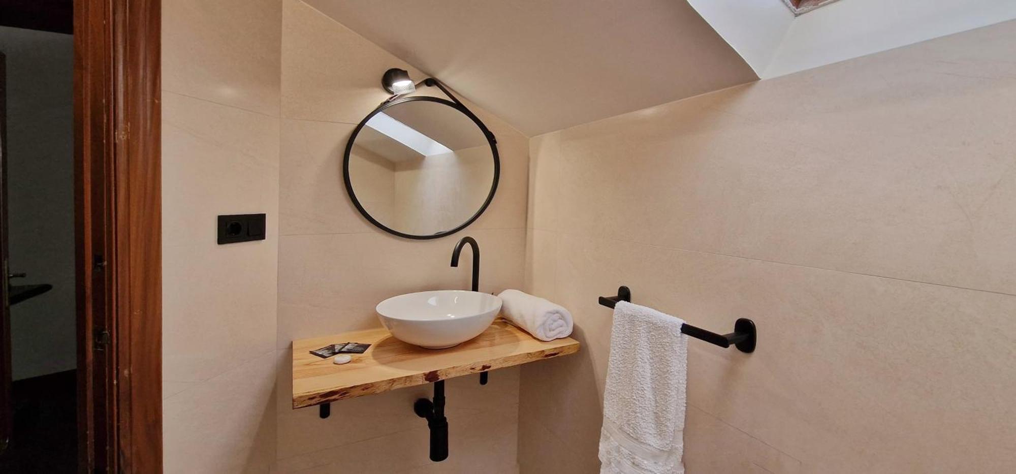 Cosma House Hotel Hinojedo Phòng bức ảnh