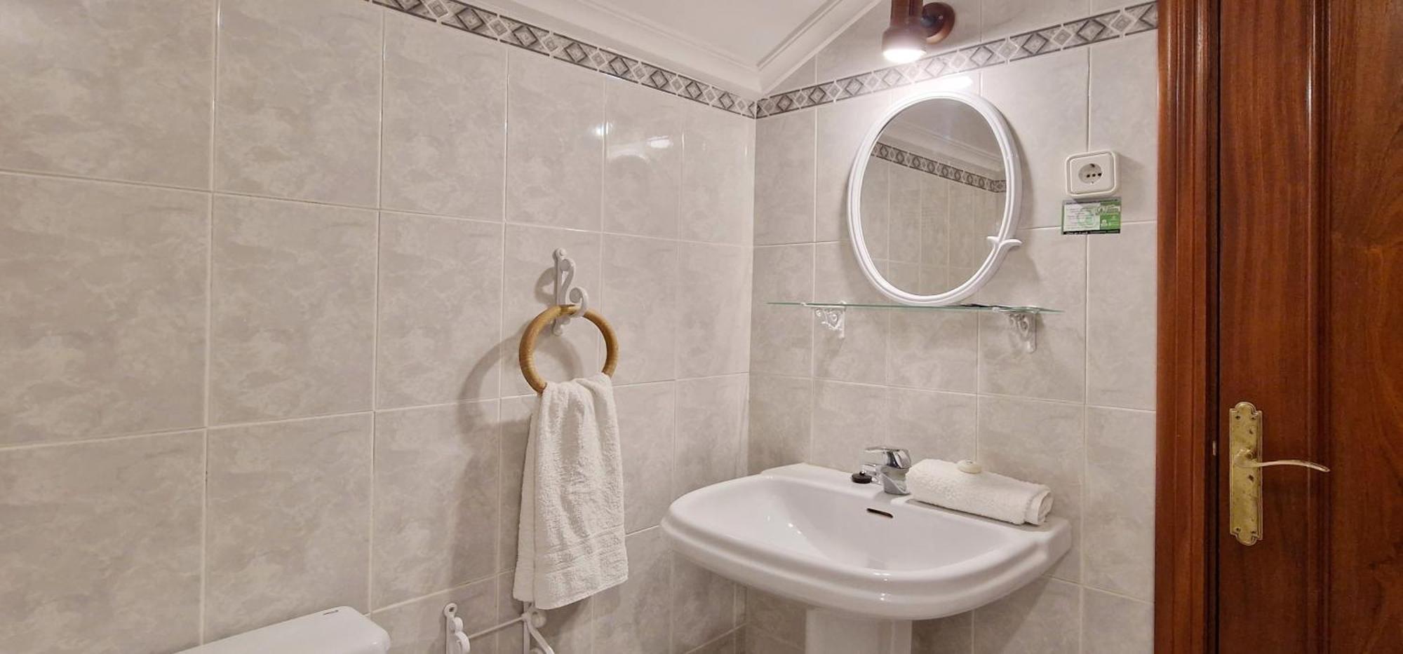Cosma House Hotel Hinojedo Phòng bức ảnh