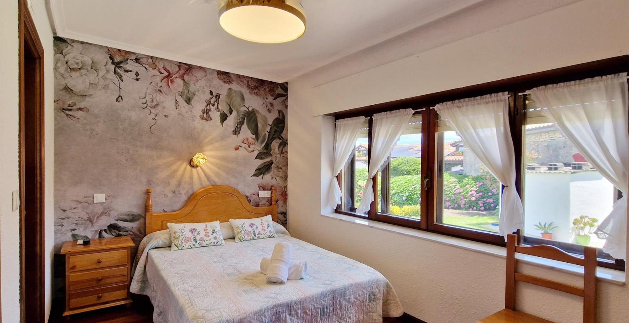 Cosma House Hotel Hinojedo Ngoại thất bức ảnh